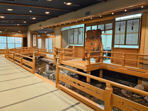 Eingang zum Onsen im einfachen Hotel in Noboribetsu, Japan