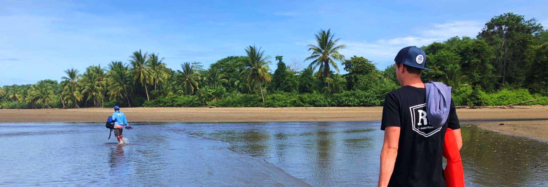 Reisende an der Bucht der Isla Venado