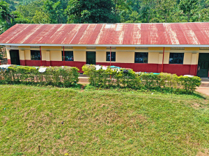 Uganda Bwindi Restcamp Aussenansicht
