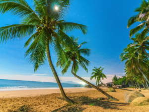 Abgelegener Strand auf Hainan in China