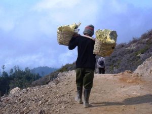 Der Ijen Vulkan auf der Insel Java