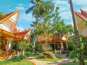 Hotelanlage auf Koh Chang Thailand mit Bungalows
