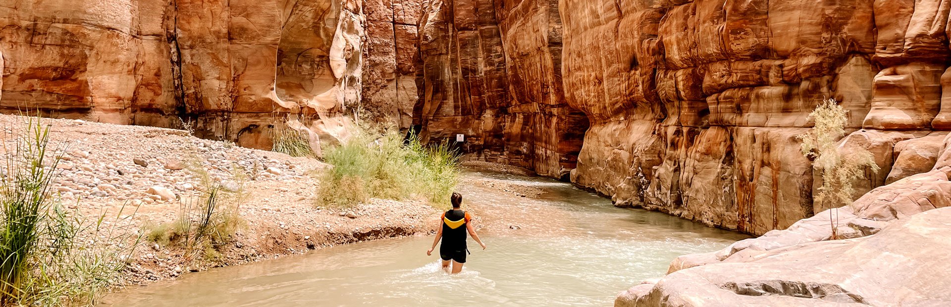Wanderung durch das Wadi Mujib in Jordanien