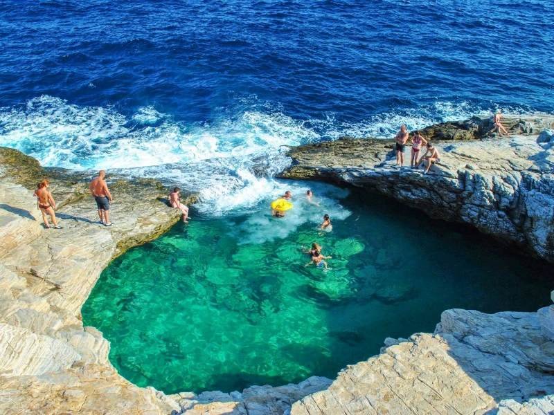 Naturschwimmbecken auf Thassos