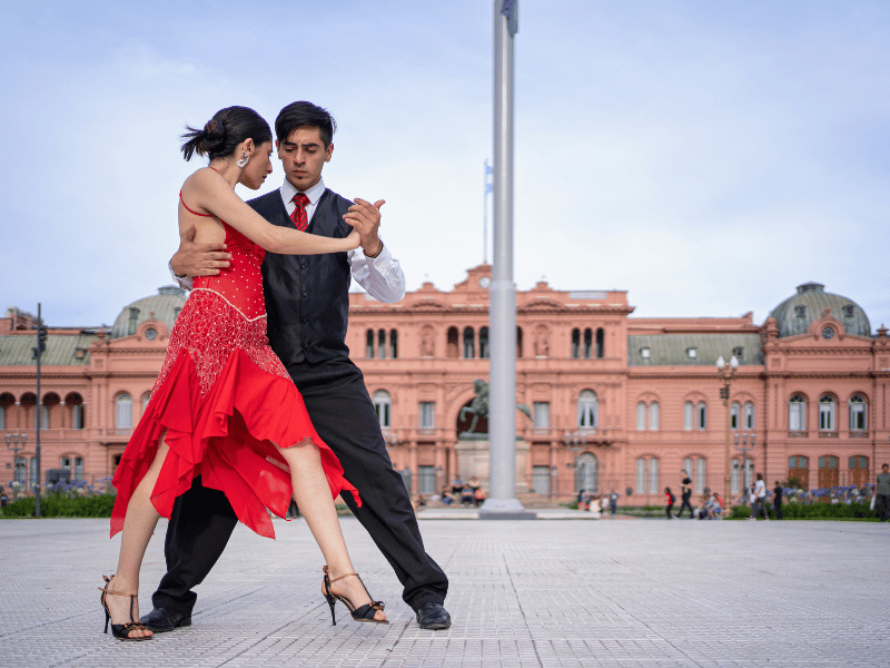 Paar tanzt Tango in Argentinien