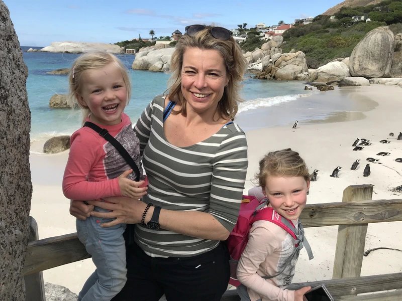 Südafrika Boulder Beach Pinguine mit der Familie