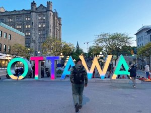 Beleuchtetes Ottawa Schild, Kanada