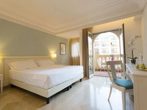 großes Doppelzimmer in Giardini Naxos