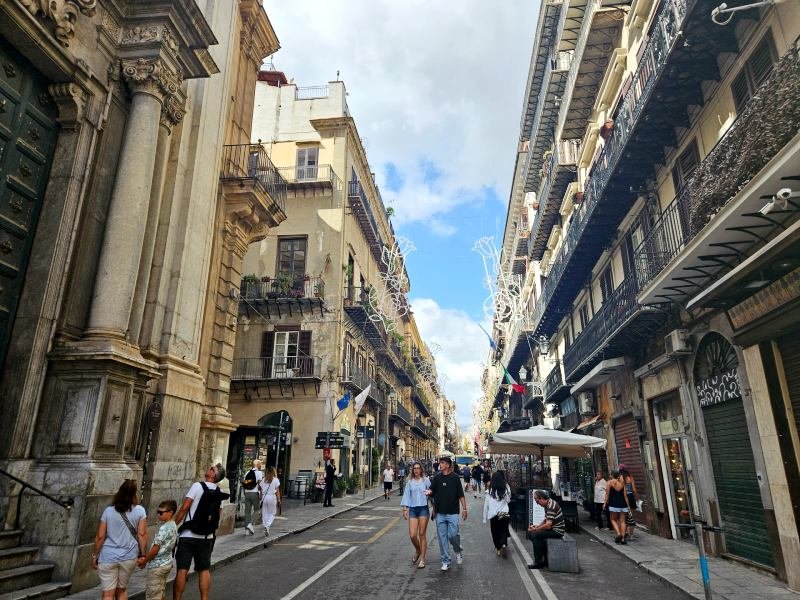 StraĂźe in Palermo