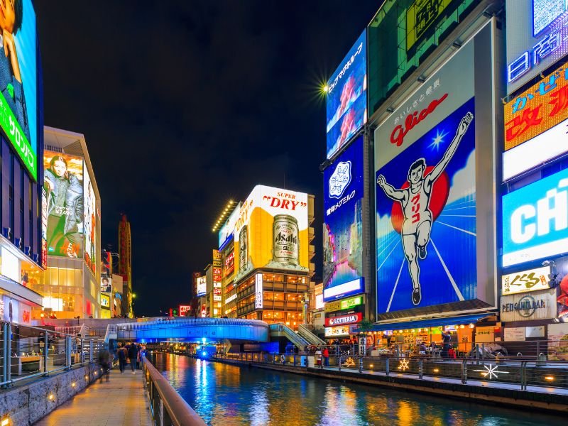 Leuchtreklame in Osaka in Japan