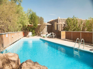 Pool im Komforthotel in San Pedro