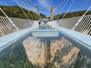 Glasbrücke in China