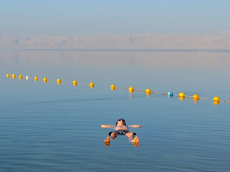 Bad im Toten Meer, Jordanien
