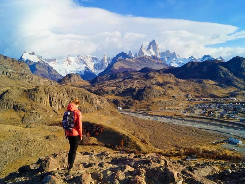 Frau beim Wandern in Patagonien