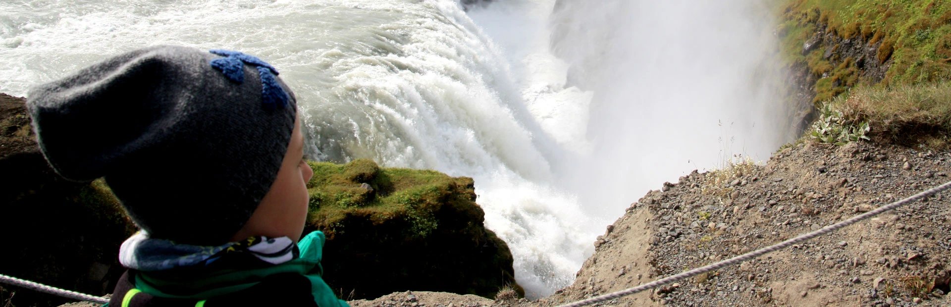 Island Rundreise mit Kindern - Wasserfall