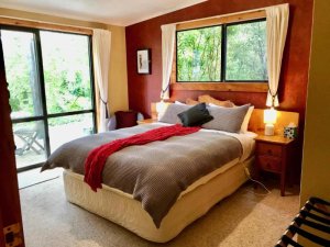 Schlafzimmer in der Lodge in Murchison, Neuseeland