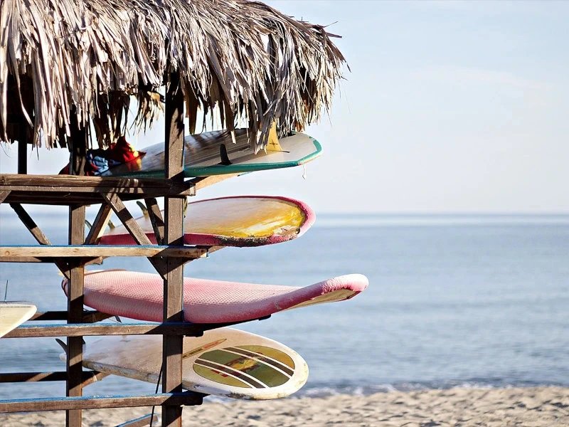 Surfbretter am Strand von Byron Bay