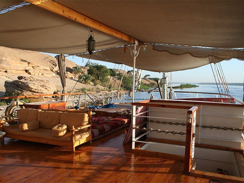 An Deck der Dahabeya auf dem Nil in Ägypten
