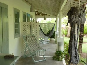 Veranda vor Hotelzimmern in Brasilien