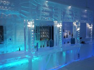 Eisbar in Kiruna, Lappland