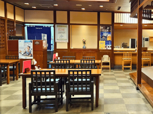 Restaurant des einfachen Hotels in Noboribetsu, Japan