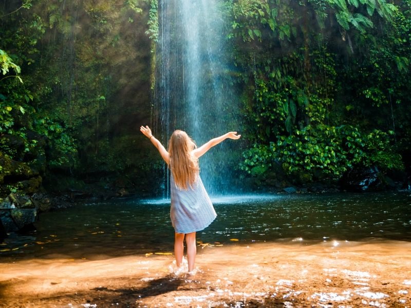 Wasserfall bei Tetebatu in Indonesien