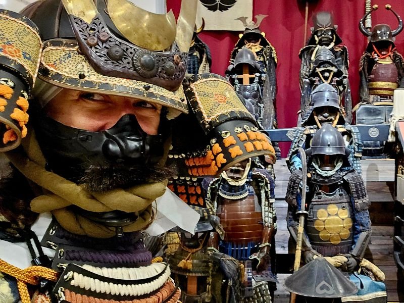Frau im Samuraimuseum in Tottori in Japan