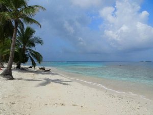 Strand auf den San Blas Inseln in Panama