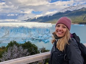 Reisende am Perito Moreno Gletscher in Argentinien