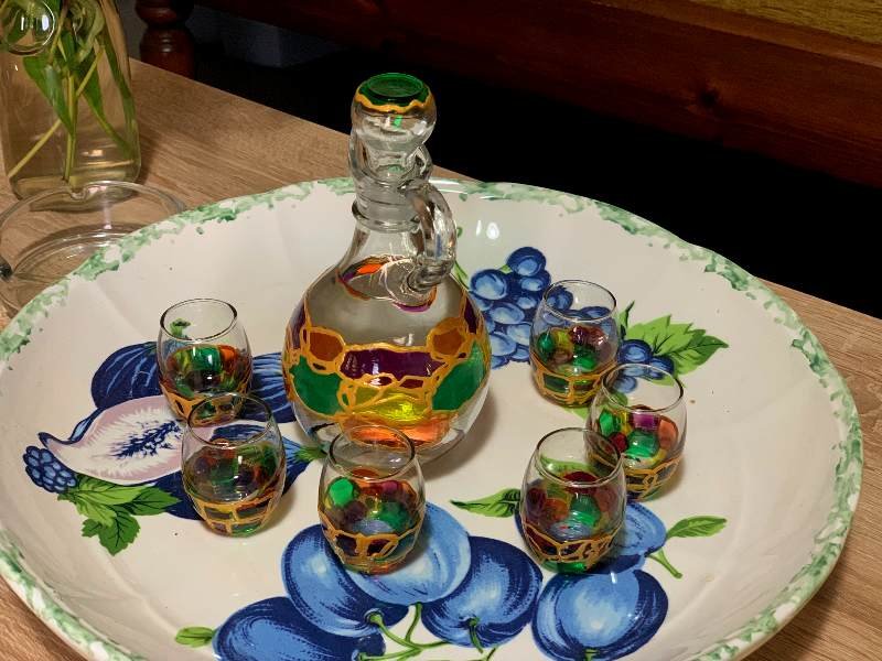 Ouzo und Schnapsgläser in Griechenland
