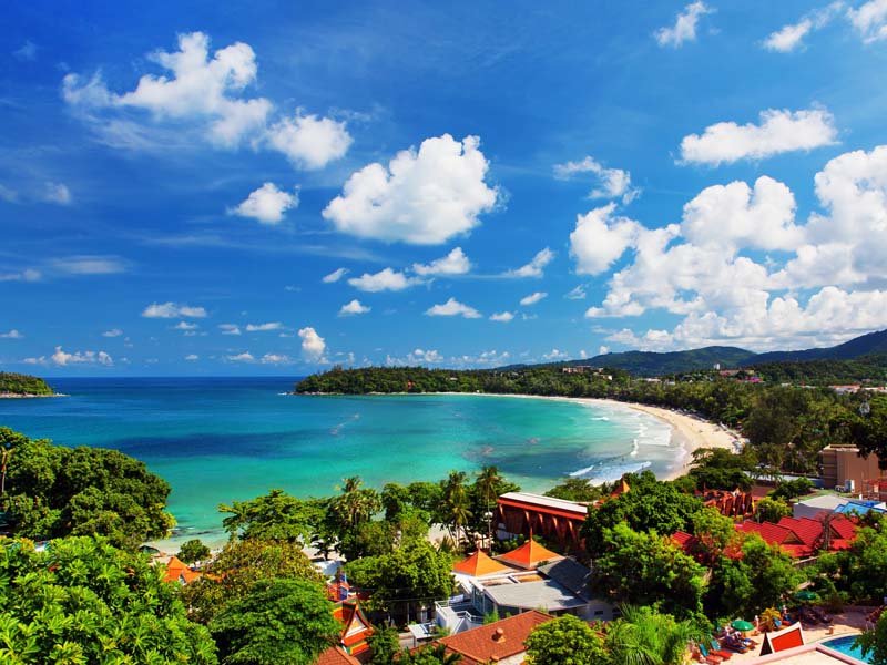 Lange Bucht auf Phuket in Thailand