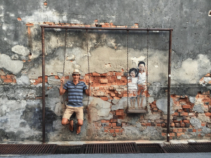 Malaysia Schaukel an lustigem Wandbild