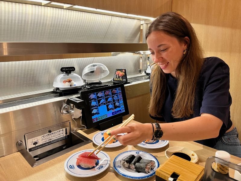 Sushi in Osaka vom Fliessband in Japan
