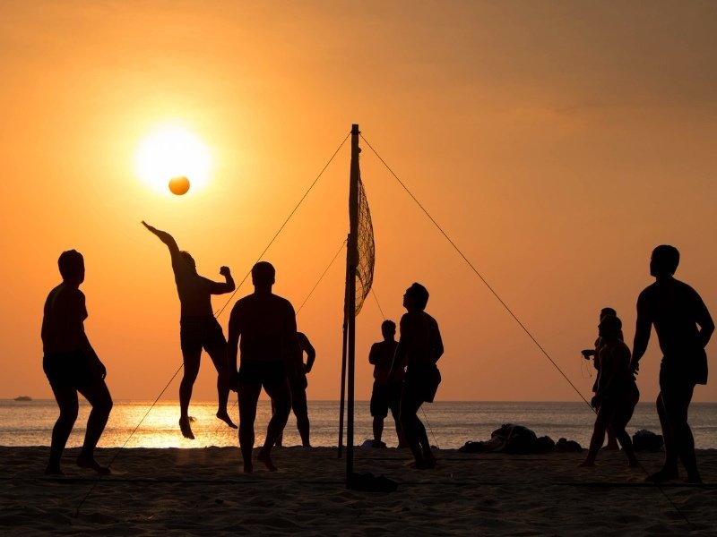 Sonnenuntergang am Strand von Kuta, Indonesien