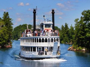 Auf Bootstour in der Region Thousand Islands in Kanada