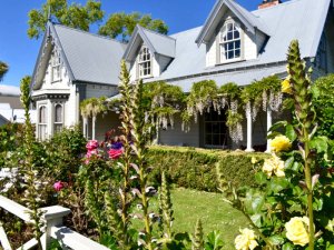Außenansicht des Bed&Breakfast in Akaroa in Neuseeland