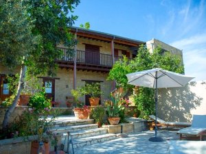 Hotel in Tochni