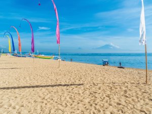 Hotelstrand in Sanur auf Bali
